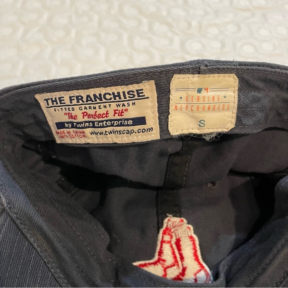 MLB Boston Red Sox Hat Cap Size Small - Picture 3 of 4